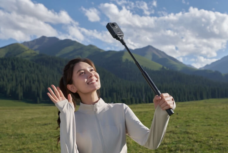 Invisible Selfie Sticks