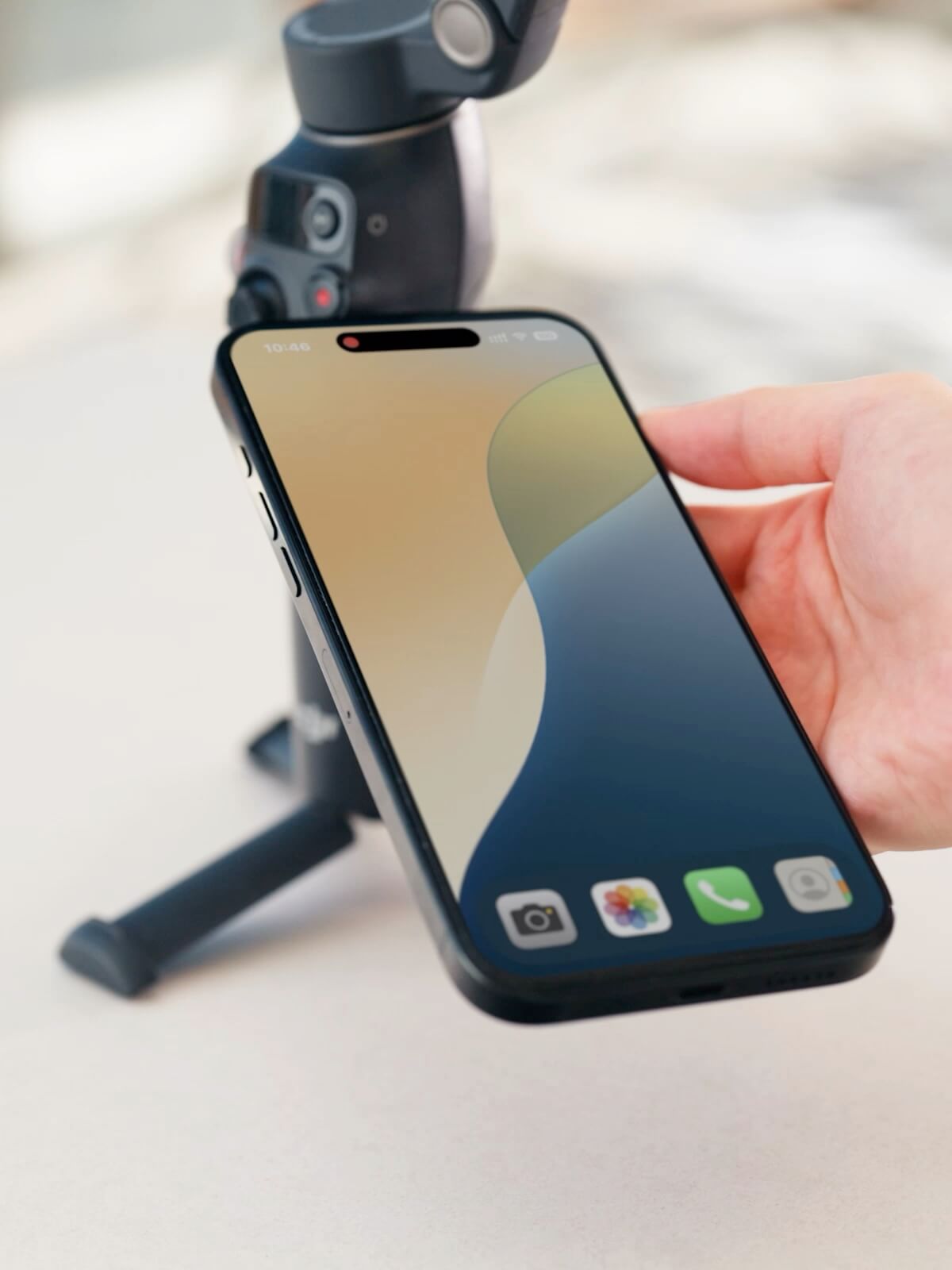 Osmo Mobile 8 – 360°トラッキングスマートフォンジンバル – DJIストア 