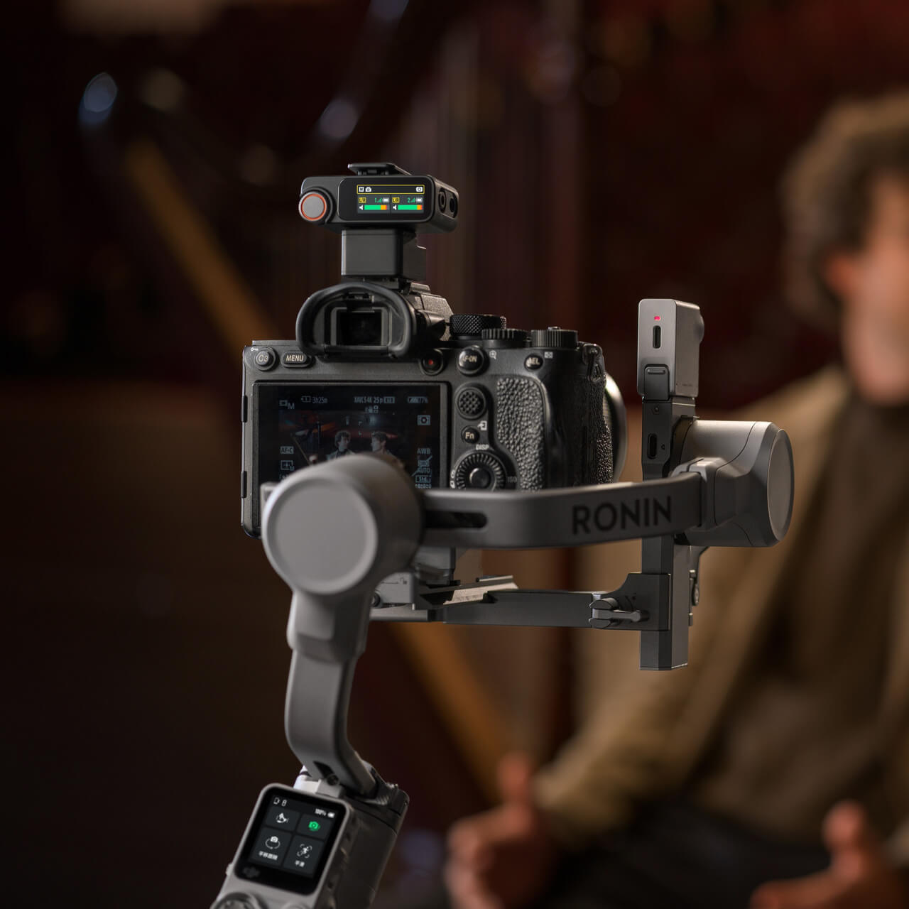 DJI RS 4 Miniカメラスタビライザーを購入 - DJIストア