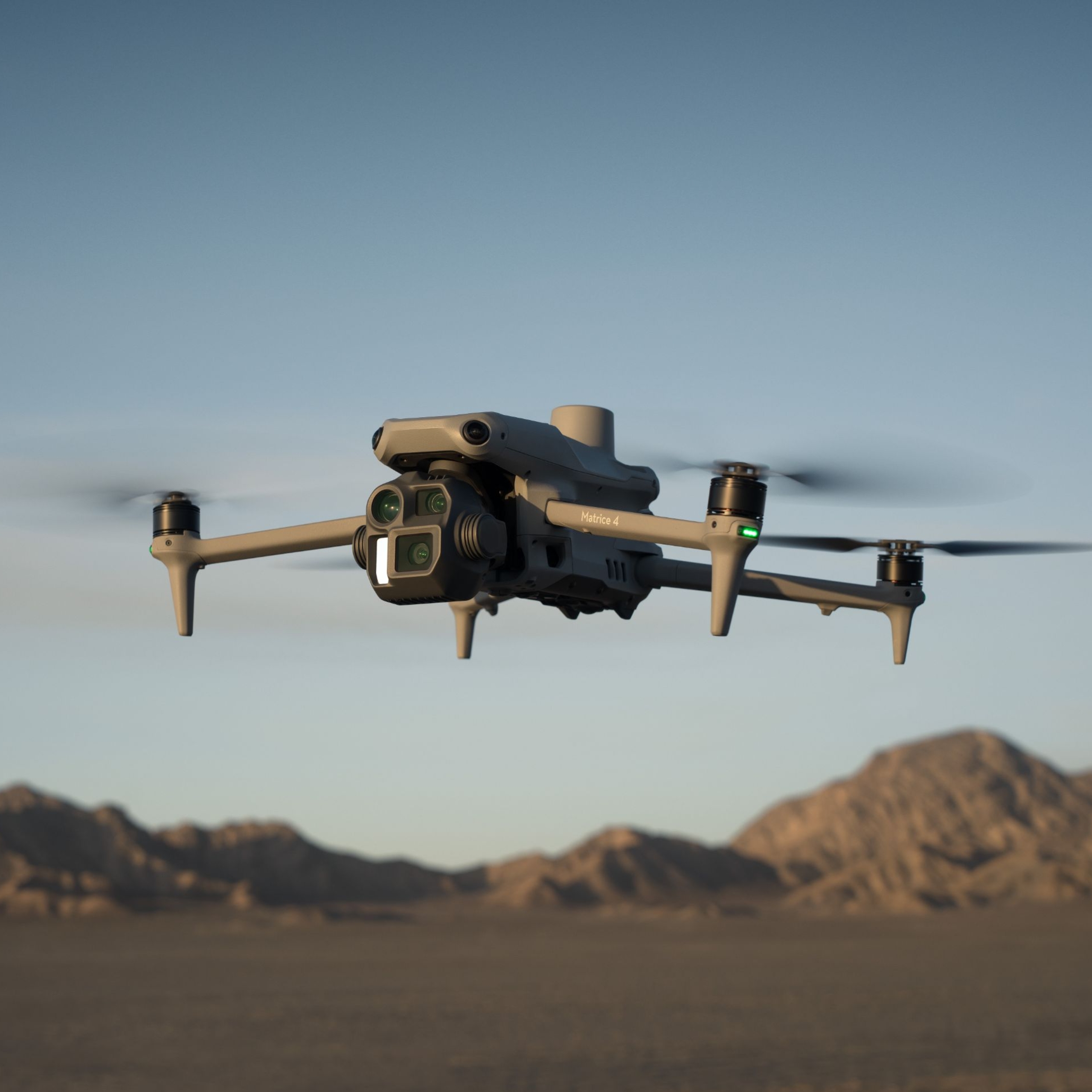 Drona profesionala DJI Matrice 4E – imagine produs