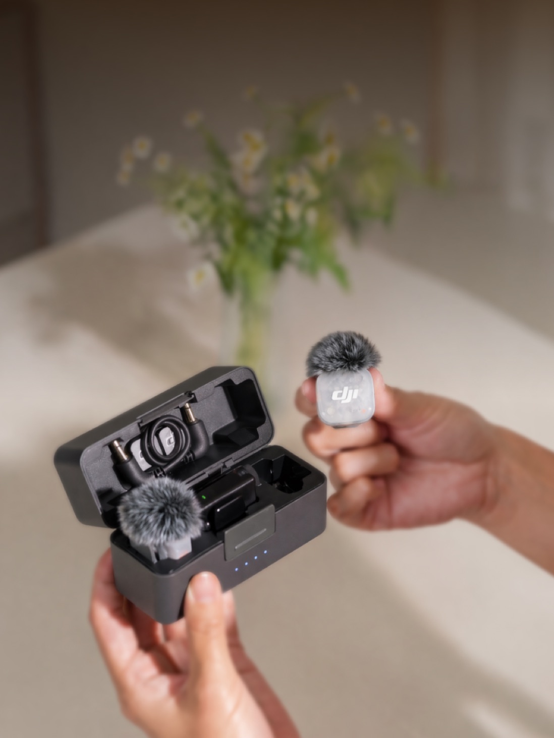 DJI Mic Mini 2S（2 TX + 1 RX + 充電ケース）- ミニワイヤレスマイク