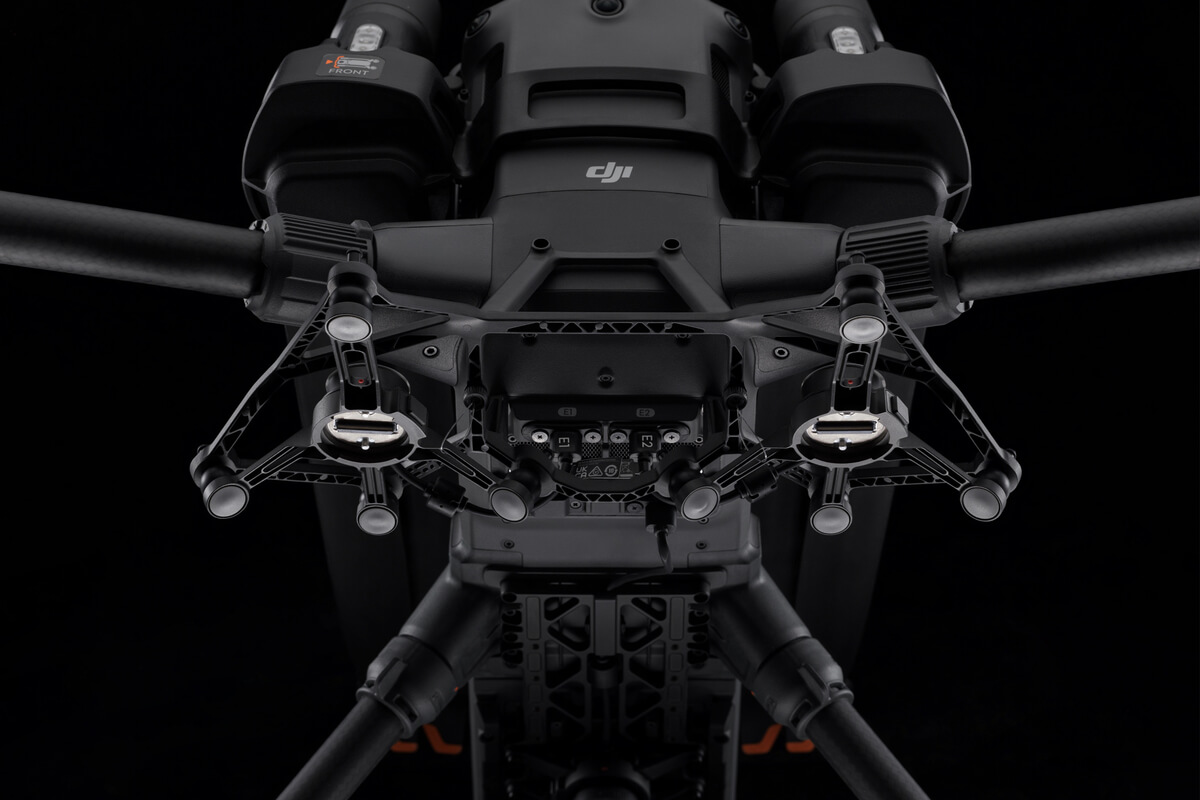 DJI Matrice 400 デュアルジンバルコネクター購入 - DJI Store