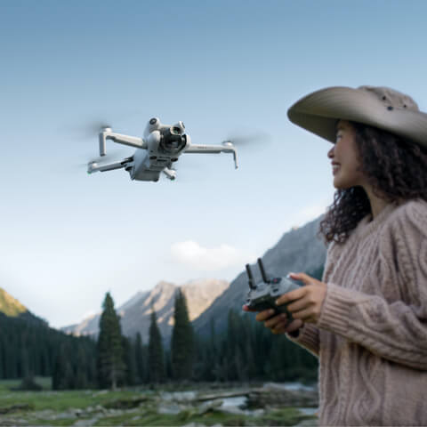 DJI MINI 4 PRO フライモアコンボ DJI Mini 4 Pro Fly Moreコンボ Plus（DJI RC 2付属）
